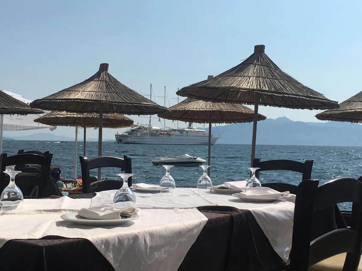 Royal Queen And King Luxury Apartment Sarandë